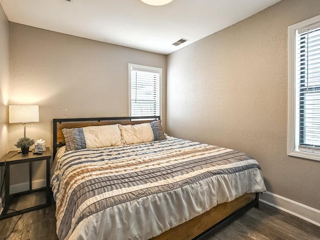 Heart Of Westport 1Br Villa Kansas City Ngoại thất bức ảnh