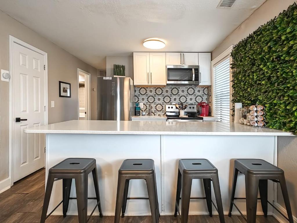 Heart Of Westport 1Br Villa Kansas City Ngoại thất bức ảnh