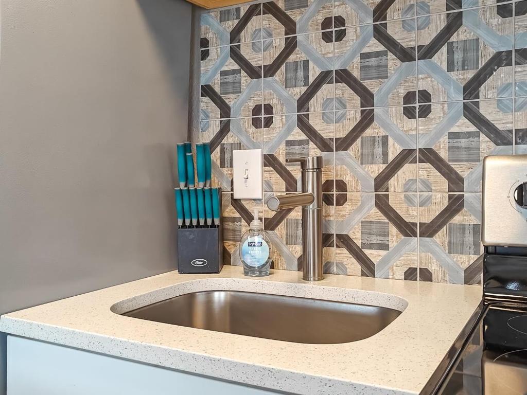 Heart Of Westport 1Br Villa Kansas City Ngoại thất bức ảnh